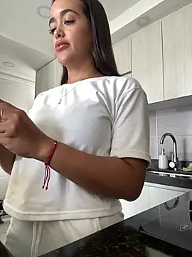 MarianaGiiiL online show from June 16, 7:38 pm