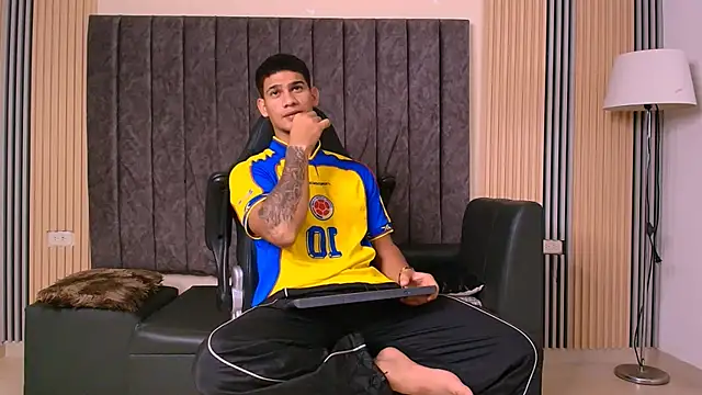 ANDRES STUD online show from July 19, 3:43 am