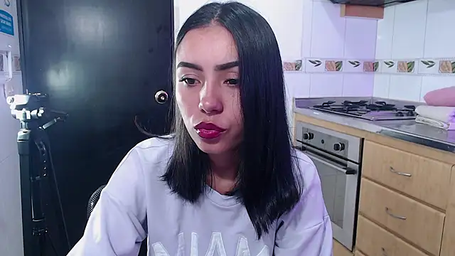 Snapshot of julieta_fn chatting on May 11, 3:29 pm julieta fn online show from May 11, 3:29 pm