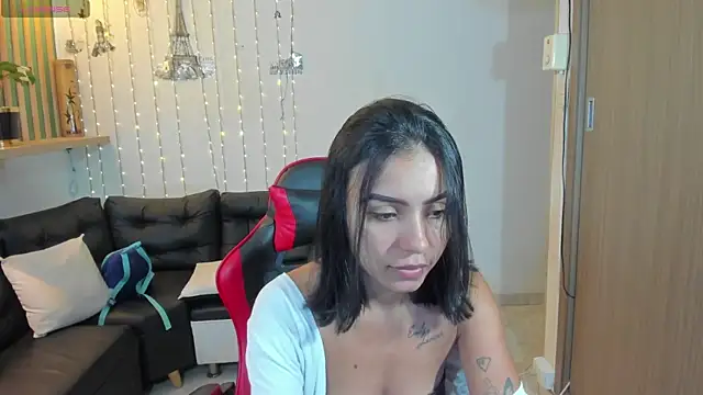 Snapshot of julieta_fn chatting on May 21, 3:19 pm julieta fn online show from May 21, 3:19 pm