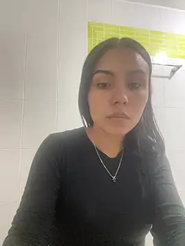 Snapshot of julieta_fn chatting on June 10, 2:05 pm julieta fn online show from June 10, 2:05 pm
