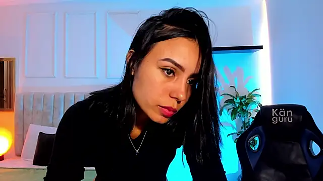 Snapshot of julieta_fn chatting on June 16, 2:52 pm julieta fn online show from June 16, 2:52 pm