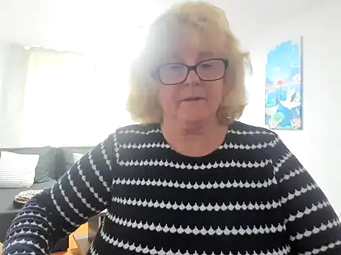 Snapshot of NoraJohnson6 chatting on October 4, 1:31 pm NoraJohnson6 online show from October 4, 1:31 pm