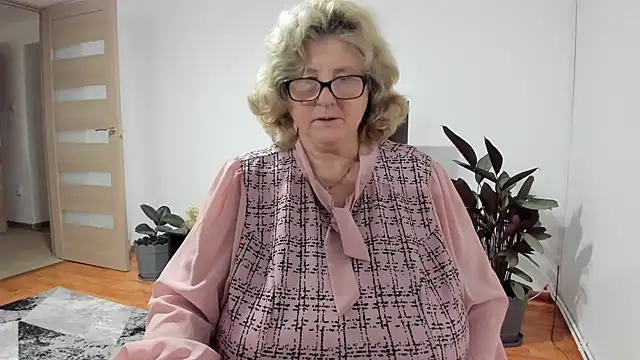 Snapshot of NoraJohnson6 chatting on November 12, 7:09 am NoraJohnson6 online show from November 12, 7:09 am