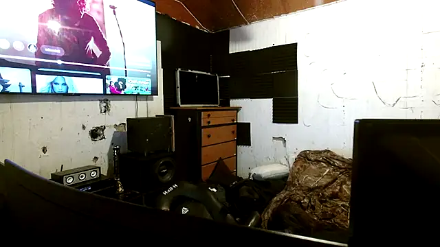 nuttyking2022 online show from November 3, 5:52 am