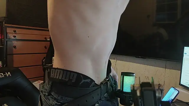 nuttyking2022 online show from February 8, 1:20 am