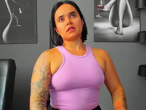 karlyjons12 online show from May 25, 5:52 pm