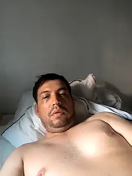 reyarturs13 online show from March 1, 9:06 pm