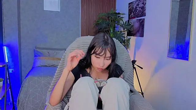 Snapshot of Miaa_Lee7 chatting on May 23, 8:46 pm Miaa Lee7 online show from May 23, 8:46 pm