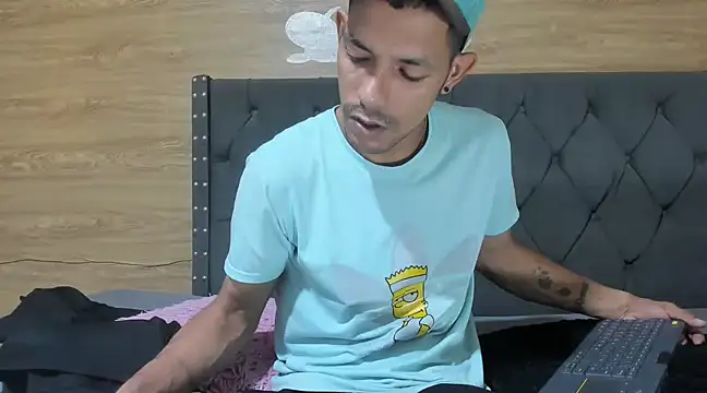 guyeifmaxiro online show from February 8, 7:59 pm