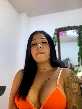 Snapshot of tinalove7 chatting on November 15, 11:32 pm tinalove7 online show from November 15, 11:32 pm