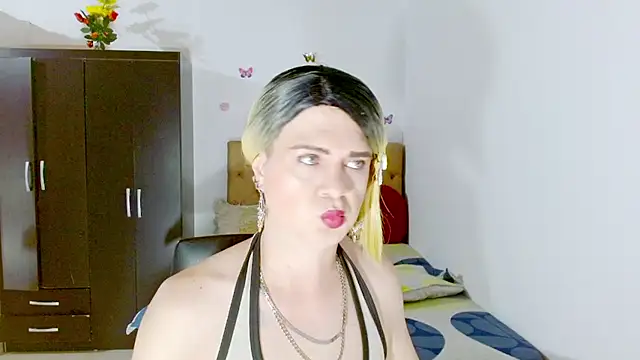 Dolldirtyxxx online show from June 26, 5:45 am