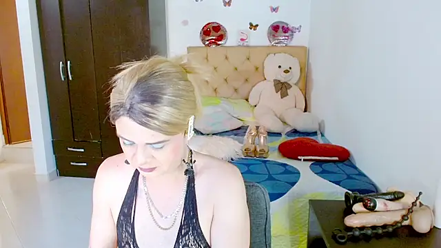 Dolldirtyxxx online show from June 27, 10:15 pm