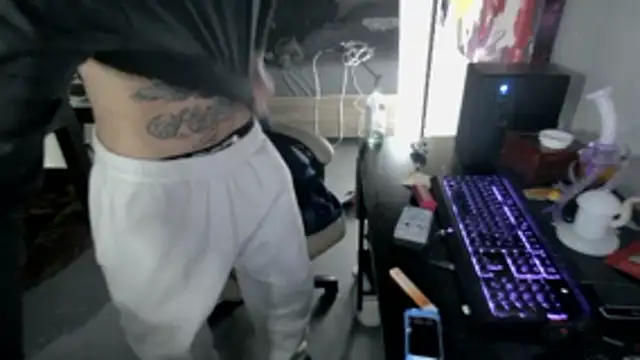 Snapshot of BadJewfucks chatting on December 17, 2:50 am BadJewfucks online show from December 17, 2:50 am