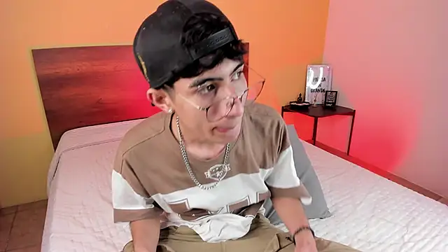 NovaaWheler online show from February 5, 2:40 am