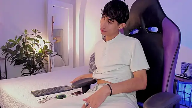 NovaaWheler online show from February 7, 4:59 am