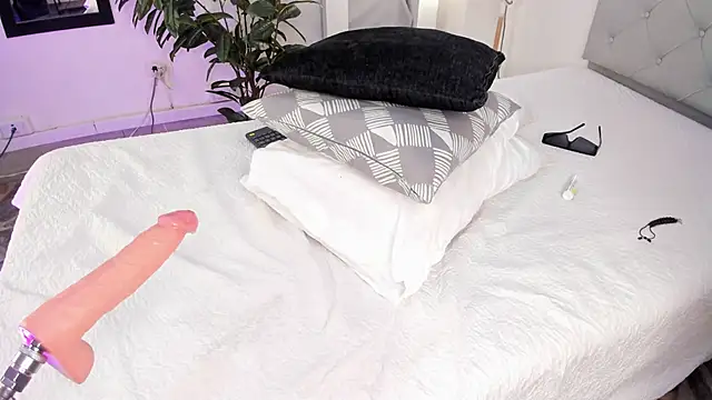 NovaaWheler online show from February 8, 1:54 pm