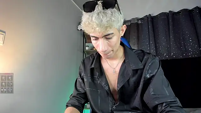 NovaaWheler online show from December 22, 8:28 pm