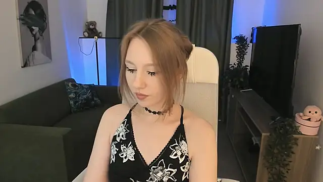 Snapshot of DariaTate chatting on June 19, 9:46 am DariaTate online show from June 19, 9:46 am
