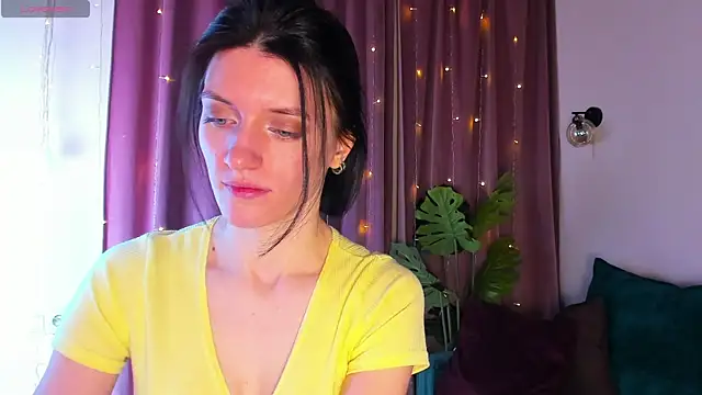 Snapshot of roxy_riot_ chatting on February 6, 6:40 am roxy riot online show from February 6, 6:40 am