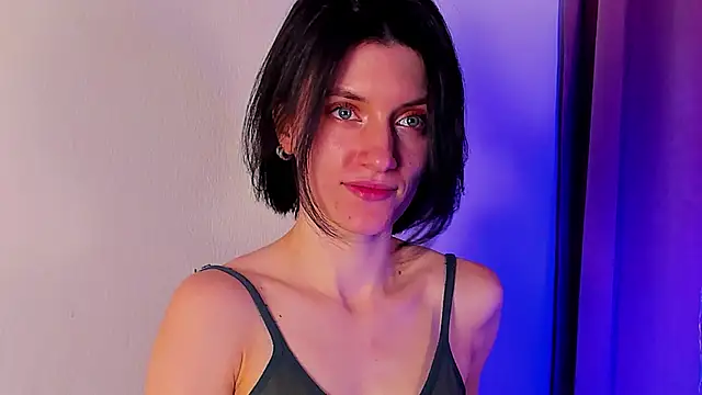 Snapshot of roxy_riot_ chatting on February 13, 8:17 am roxy riot online show from February 13, 8:17 am