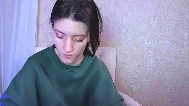 Snapshot of roxy_riot_ chatting on February 26, 1:32 am roxy riot online show from February 26, 1:32 am