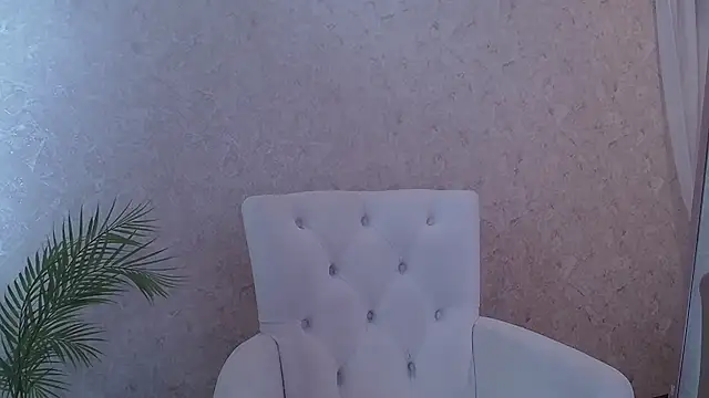 Snapshot of roxy_riot_ chatting on March 4, 1:23 am roxy riot online show from March 4, 1:23 am