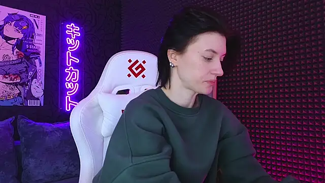 Snapshot of roxy_riot_ chatting on March 7, 1:31 am roxy riot online show from March 7, 1:31 am