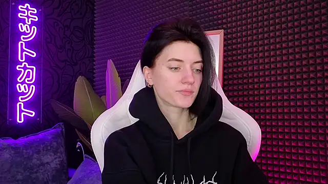 Snapshot of roxy_riot_ chatting on March 11, 4:43 am roxy riot online show from March 11, 4:43 am