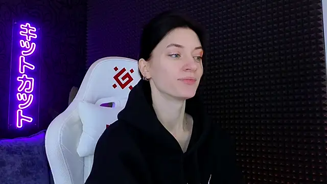 Snapshot of roxy_riot_ chatting on March 16, 1:28 am roxy riot online show from March 16, 1:28 am