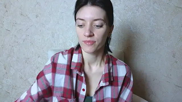 Snapshot of roxy_riot_ chatting on March 18, 1:32 am roxy riot online show from March 18, 1:32 am