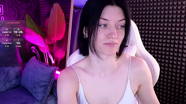 Snapshot of roxy_riot_ chatting on September 18, 1:40 am roxy riot online show from September 18, 1:40 am