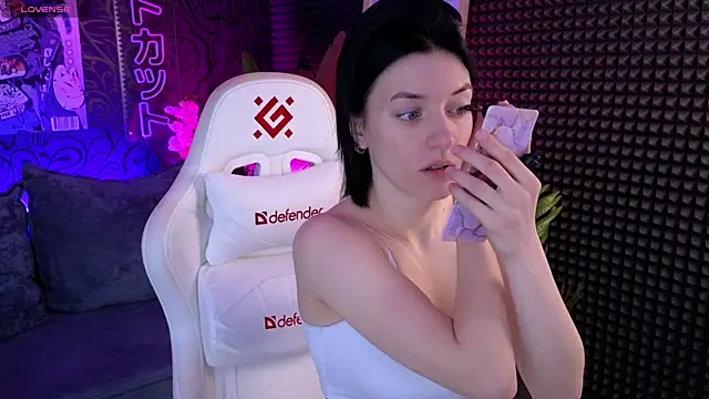 Snapshot of roxy_riot_ chatting on October 9, 1:25 am roxy riot online show from October 9, 1:25 am