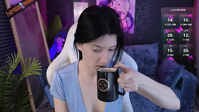 Snapshot of roxy_riot_ chatting on November 5, 1:27 am roxy riot online show from November 5, 1:27 am