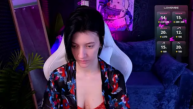 Snapshot of roxy_riot_ chatting on November 14, 1:26 am roxy riot online show from November 14, 1:26 am