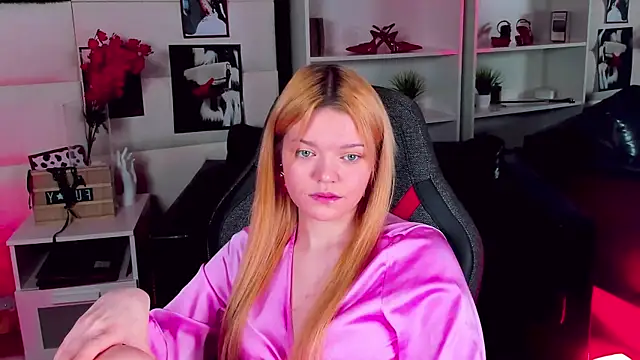 Snapshot of AdeleCartier chatting on February 28, 3:48 am AdeleCartier online show from February 28, 3:48 am