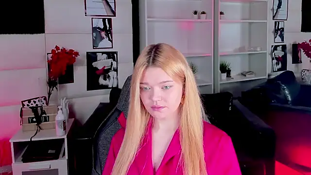 Snapshot of AdeleCartier chatting on March 2, 1:04 am AdeleCartier online show from March 2, 1:04 am