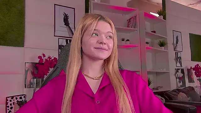 Snapshot of AdeleCartier chatting on March 3, 6:37 am AdeleCartier online show from March 3, 6:37 am