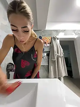 Snapshot of BonyBon29 chatting on December 22, 6:10 am BonyBon29 online show from December 22, 6:10 am