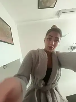 Snapshot of BonyBon29 chatting on January 7, 7:33 am BonyBon29 online show from January 7, 7:33 am