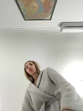 Snapshot of BonyBon29 chatting on February 17, 8:33 am BonyBon29 online show from February 17, 8:33 am