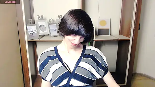  AngeliaFlow  online show from October 16, 6:25 am