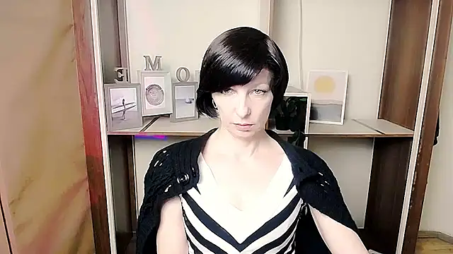  AngeliaFlow  online show from February 12, 9:04 am