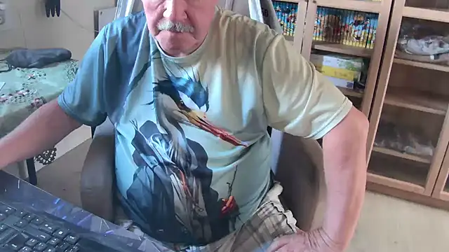 Snapshot of barenfan chatting on January 17, 12:54 pm barenfan online show from January 17, 12:54 pm