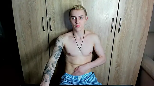 crazybottom99 online show from March 9, 7:15 pm