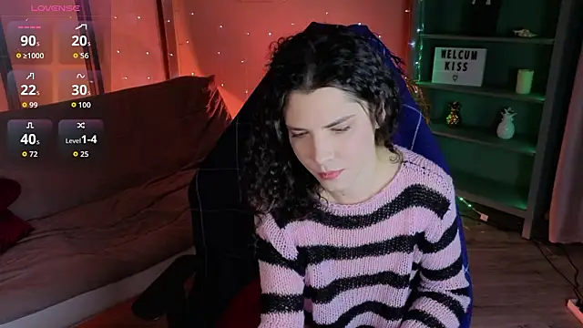 Snapshot of DamienLake chatting on February 26, 8:41 pm DamienLake online show from February 26, 8:41 pm