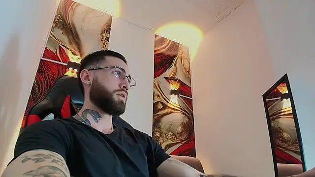 Snapshot of Luke_davis01 chatting on November 15, 1:07 pm Luke davis01 online show from November 15, 1:07 pm