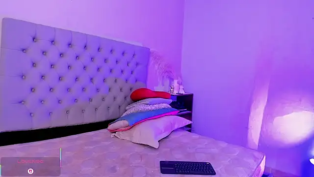 Snapshot of Morgan_Wright chatting on December 19, 7:43 pm Morgan Wright online show from December 19, 7:43 pm