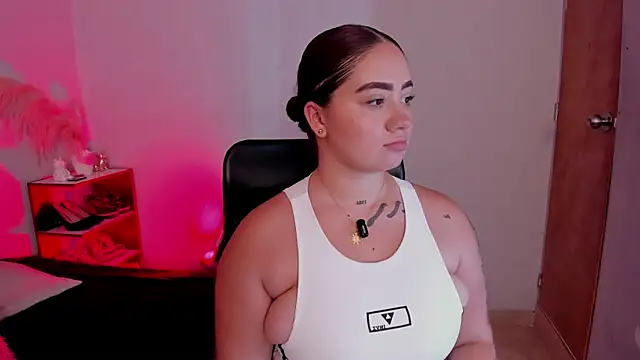 Snapshot of Morgan_Wright chatting on February 11, 8:25 pm Morgan Wright online show from February 11, 8:25 pm