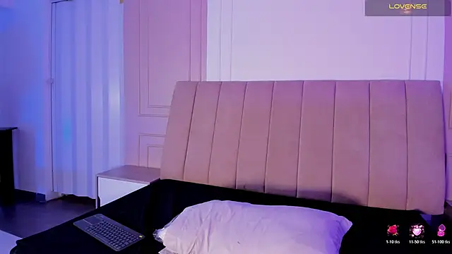 Snapshot of Morgan_Wright chatting on March 11, 7:53 pm Morgan Wright online show from March 11, 7:53 pm